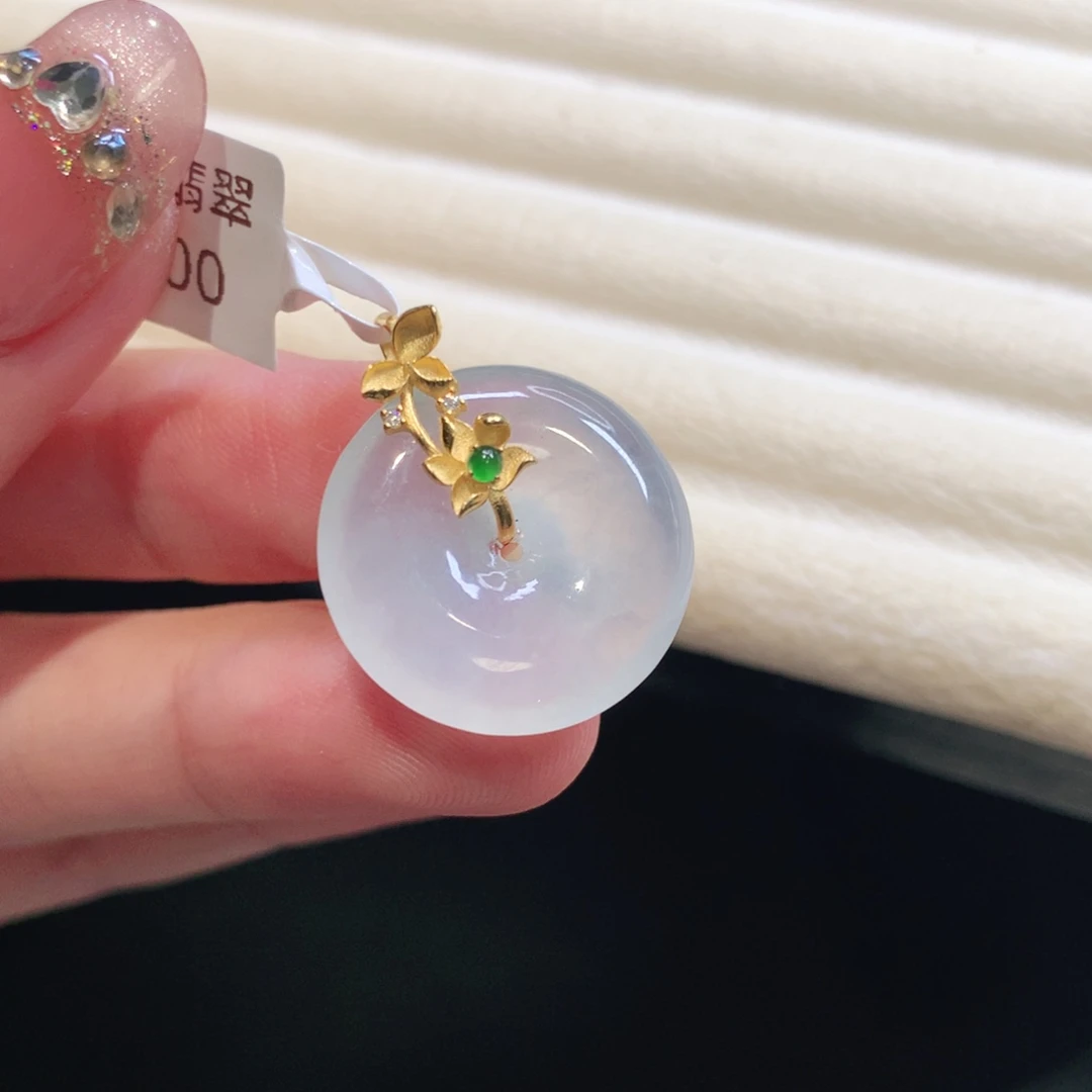 翡翠18K金镶嵌颈饰