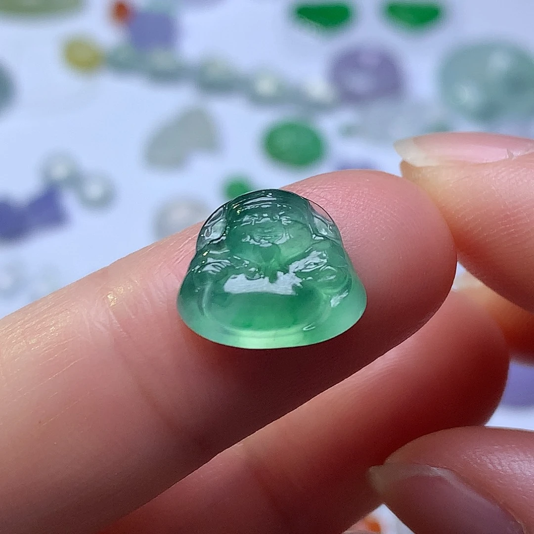 翡翠未镶嵌颈饰财财