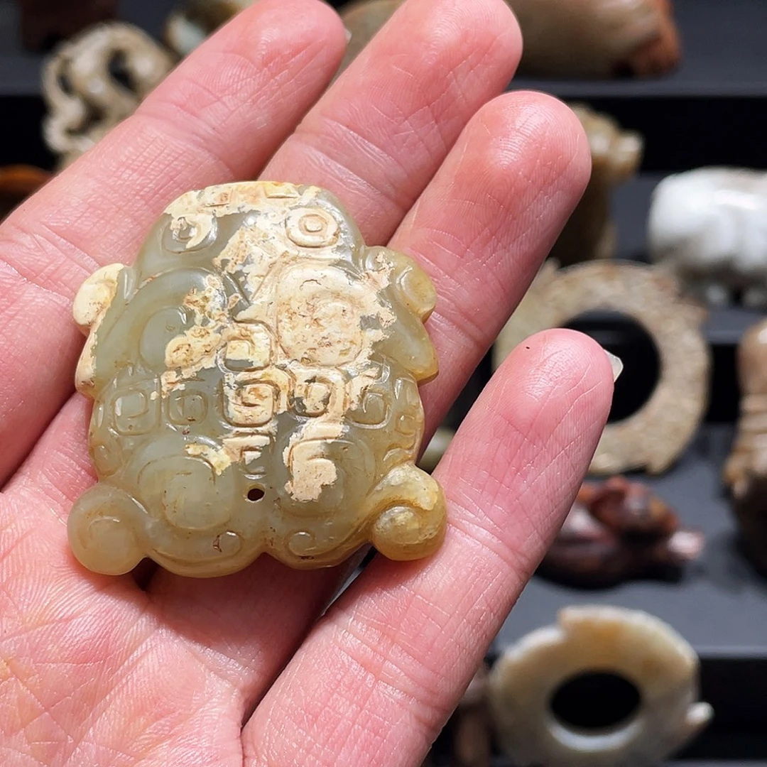 和田玉（糖玉）未镶嵌颈饰已*置