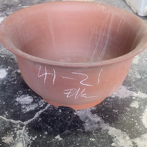中国宜兴紫砂花盆，