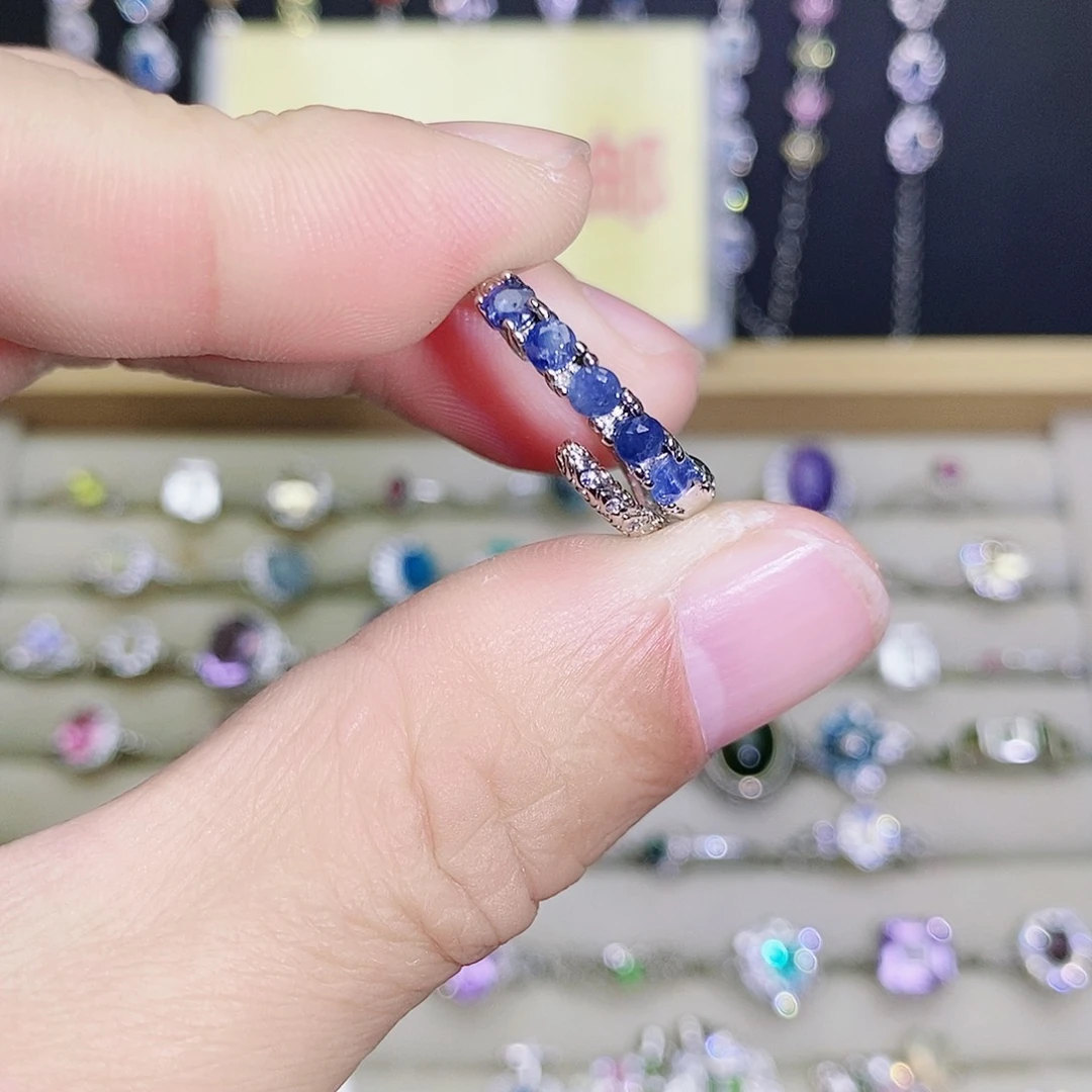 戒指蓝宝石未镶嵌