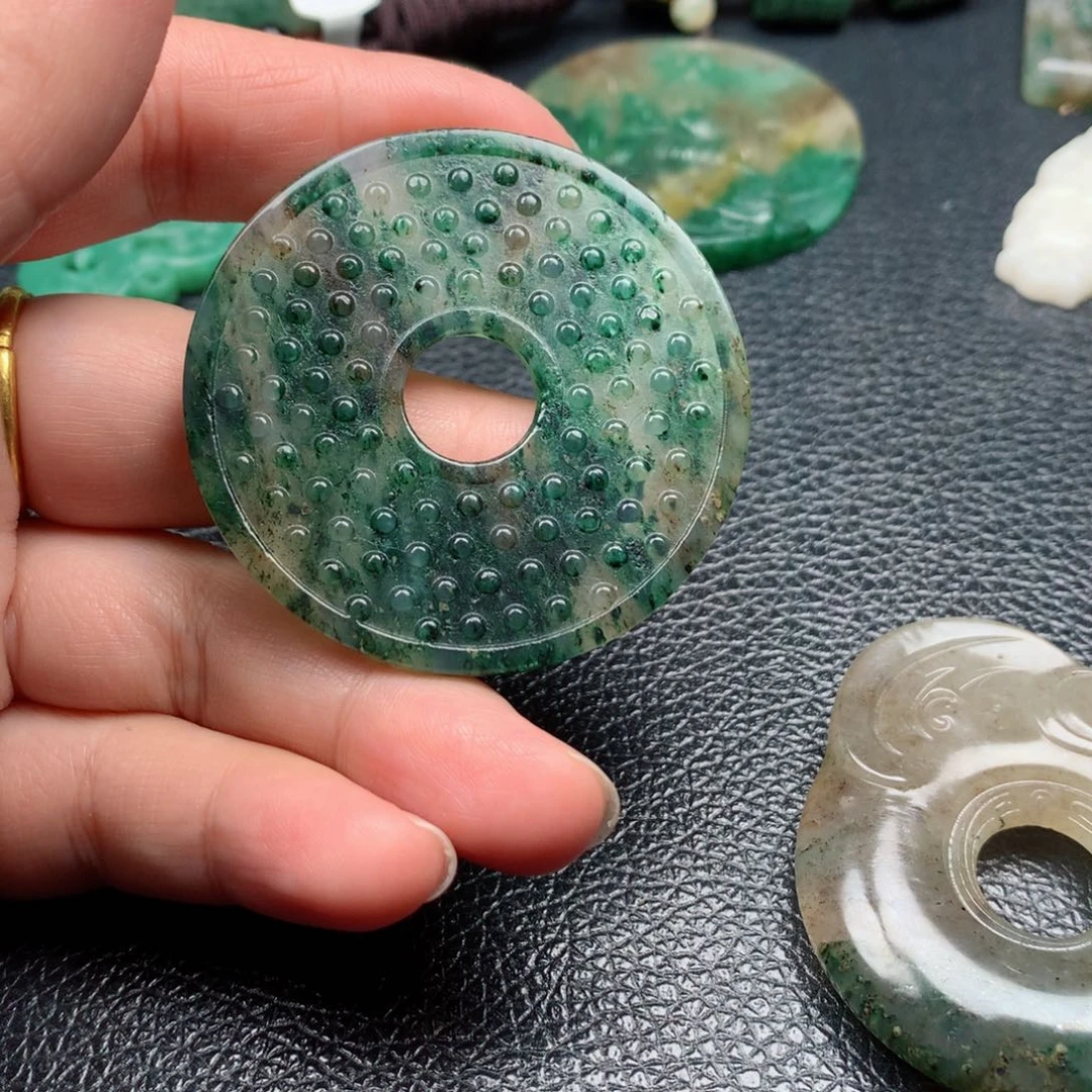 独山玉颈饰未镶嵌山*经