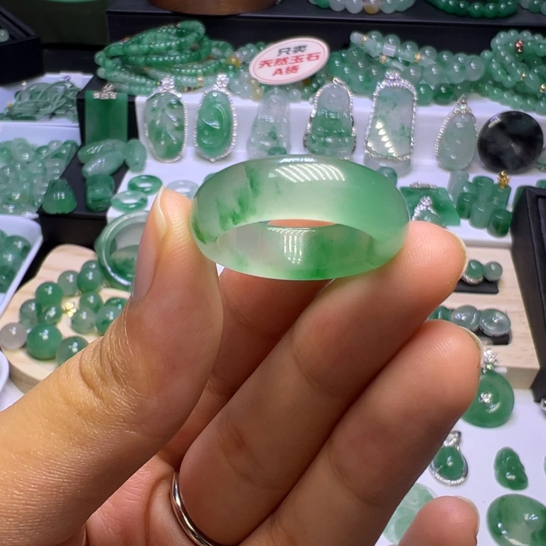 木***兰颈饰合金石英质玉（非洲翠）