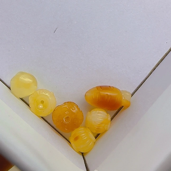 未镶嵌蜜蜡裸石碗**鱼20/g