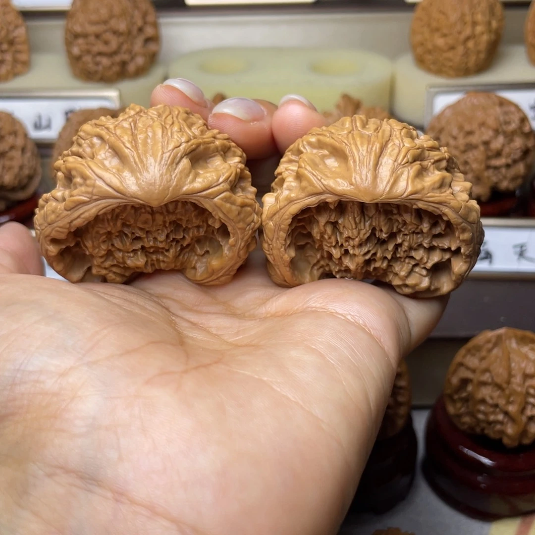 文玩核桃把件回***他蛇王46左右