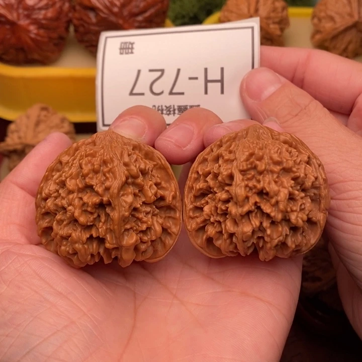 把件桃核满天星42….