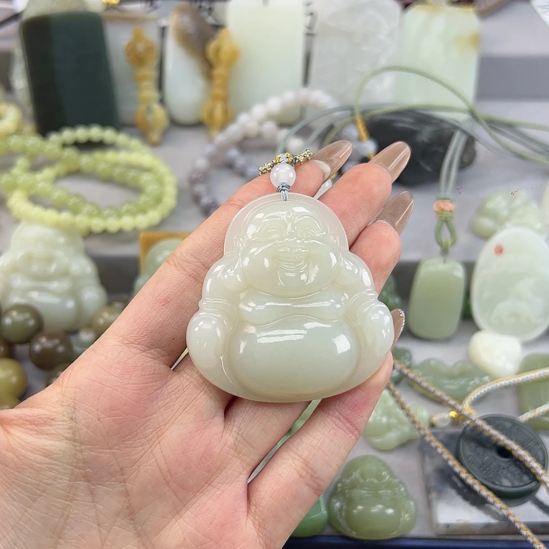 文***王和田玉未镶嵌颈饰