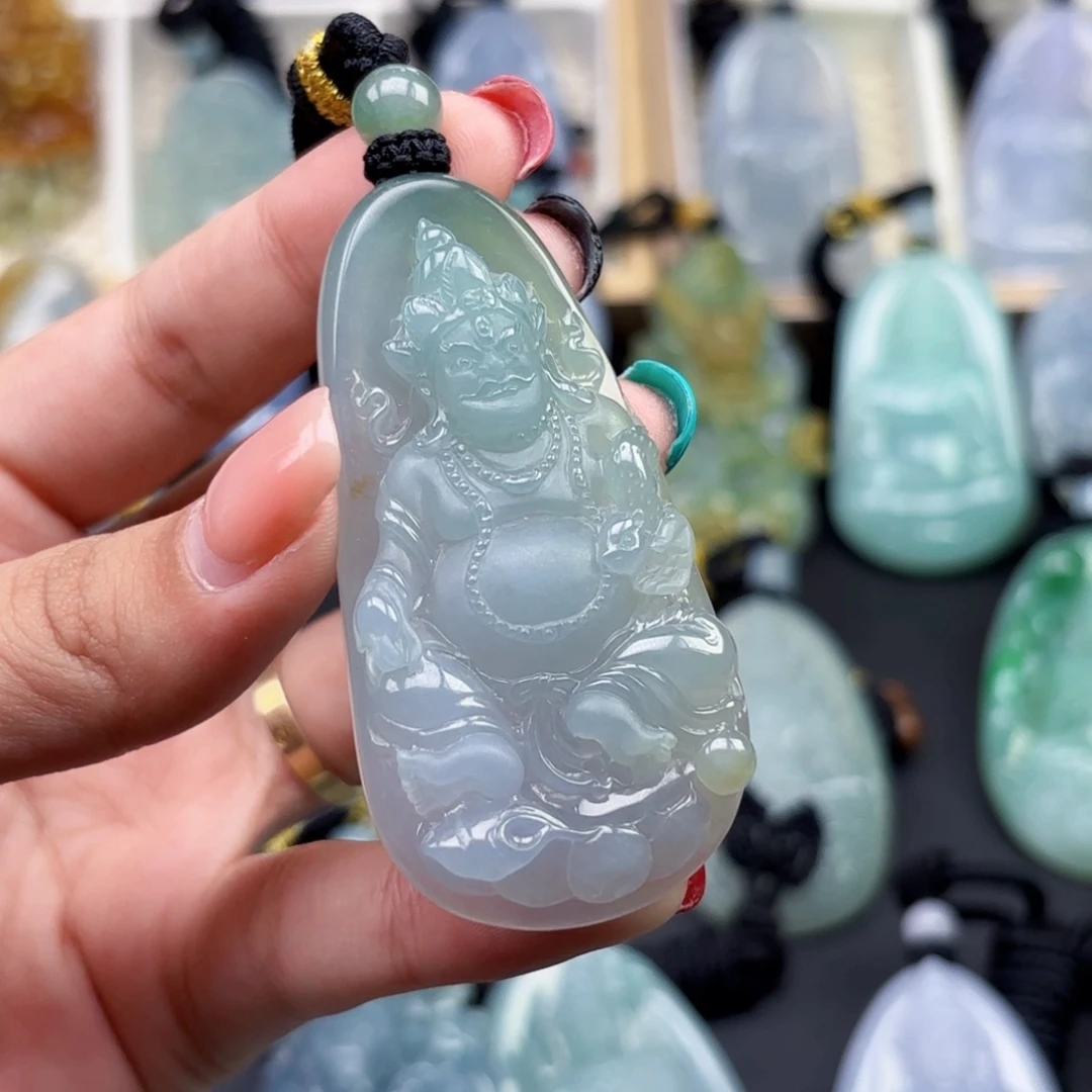 豫***弟翡翠未镶嵌颈饰黄财神