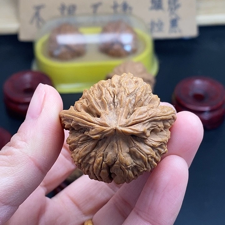 知***足文玩核桃吊坠瑕疵单只不退不换