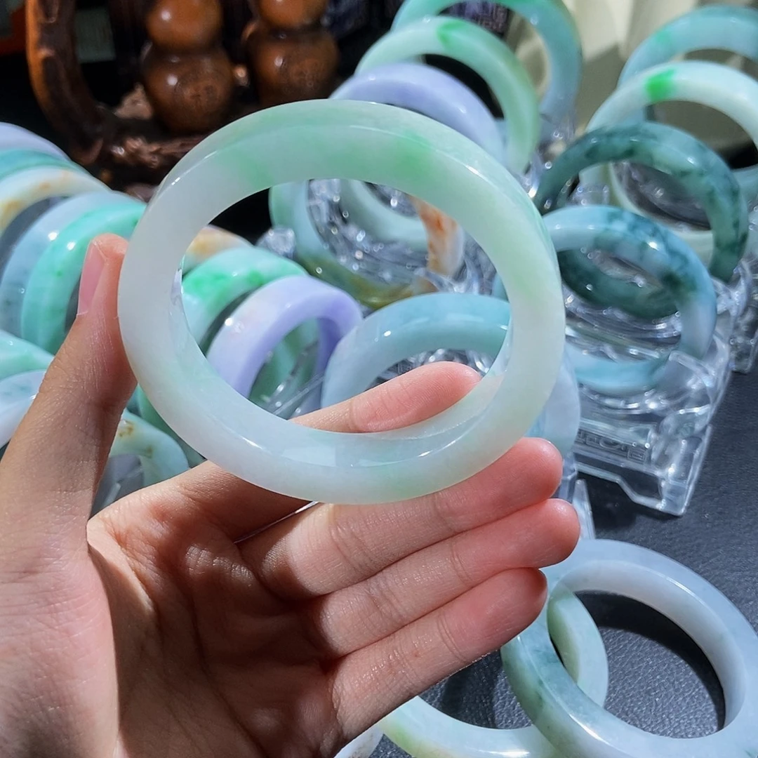 俊***平定制翡翠未镶嵌手镯