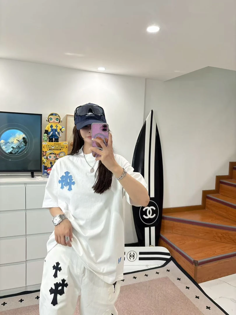 【贝贝】2025美式重工刺绣圆领短T男女同款EP2905