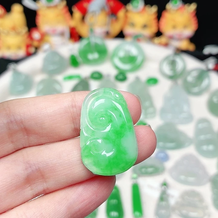 欣***你颈饰未镶嵌翡翠缅甸天然A货翡翠