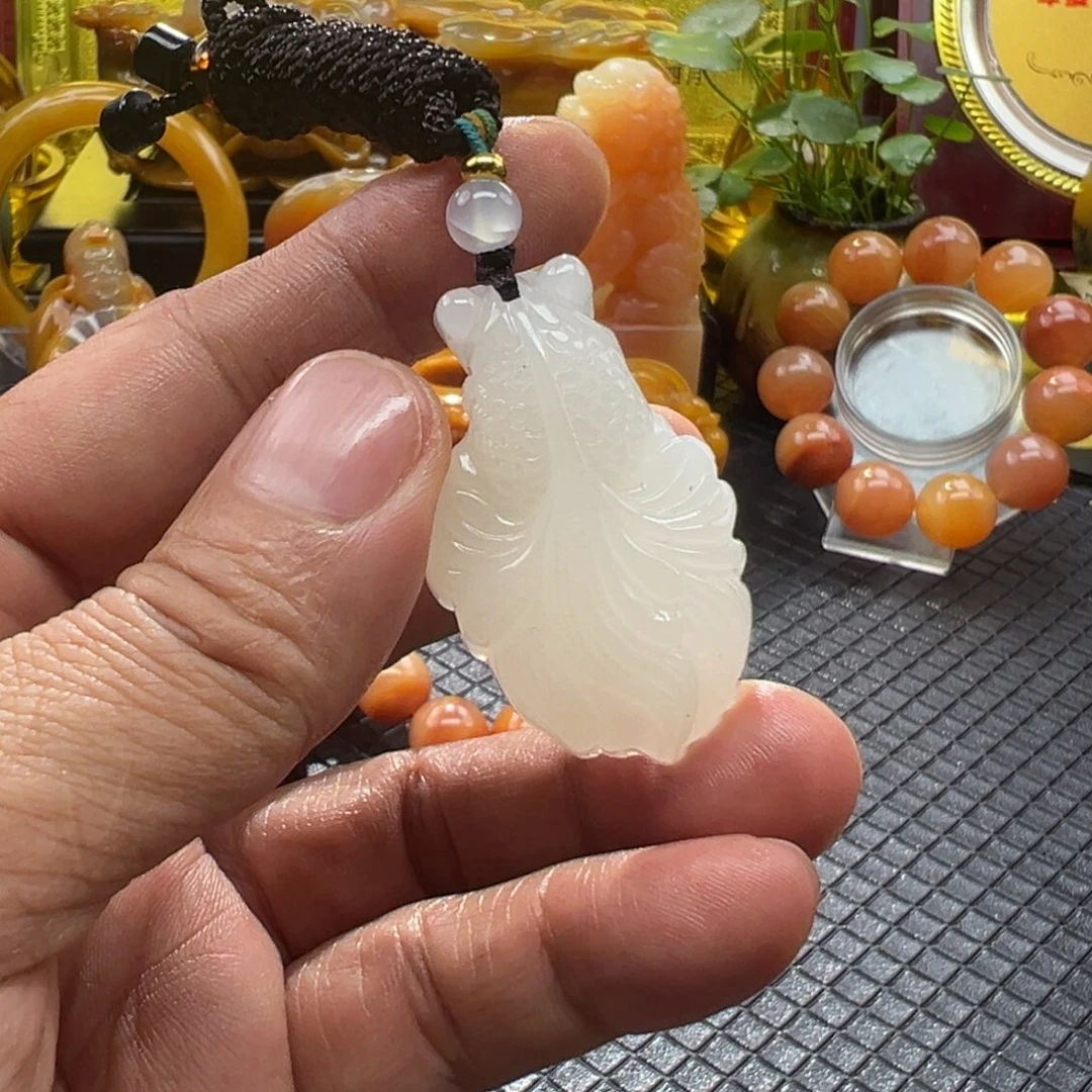 石英质玉未镶嵌颈饰