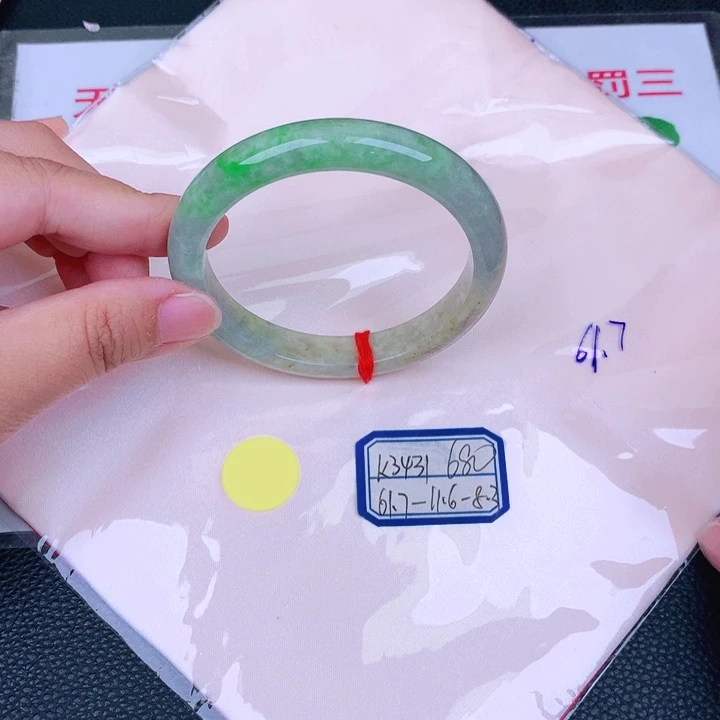 翡翠手镯未镶嵌缅甸翡翠