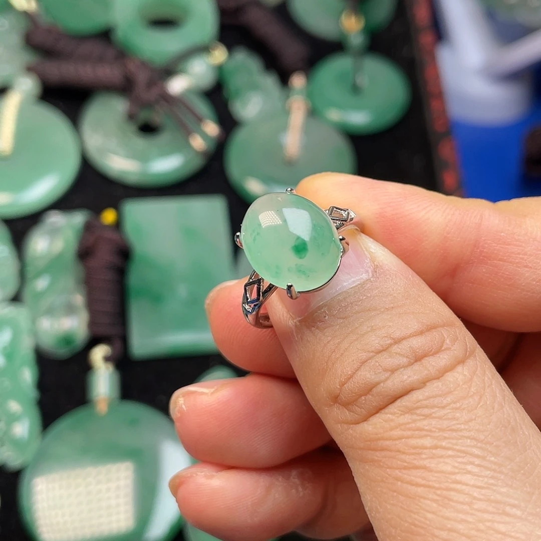 石英质玉戒指未镶嵌