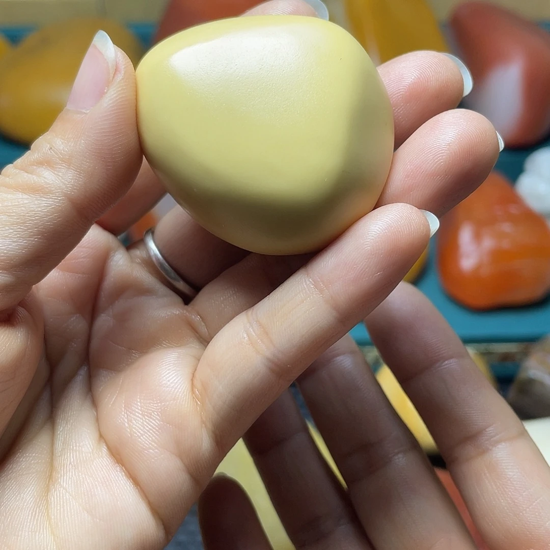 石英质玉（金丝玉）未镶嵌珠宝奇石