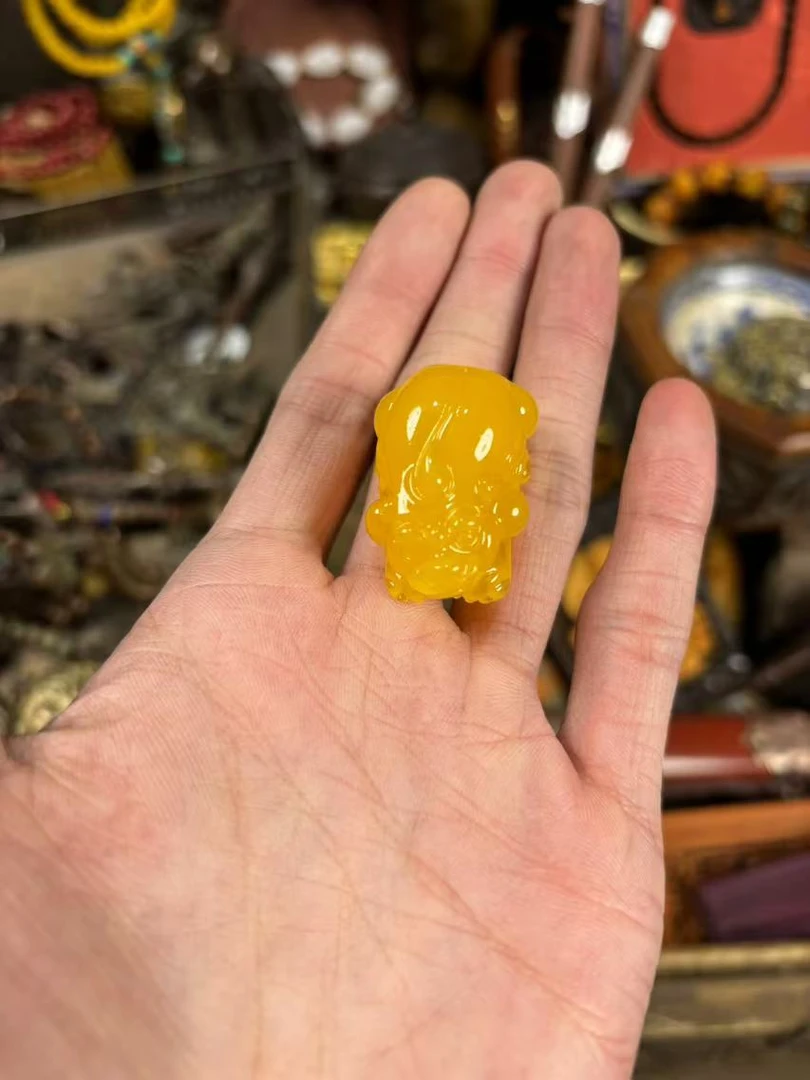 蜜蜡小黄貔貅{小奇甄选}