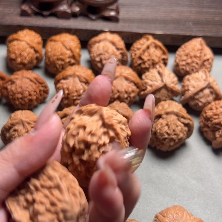 清***涞姐姐还不睡觉看我呢？