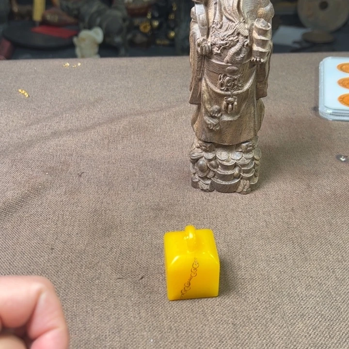 精品摆件工艺品等