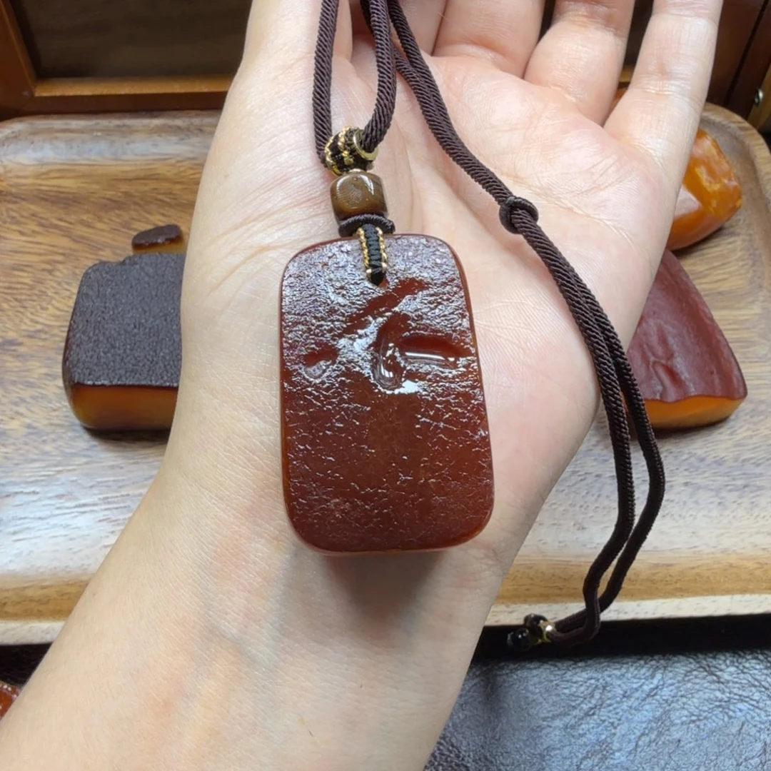 琥珀未镶嵌吊坠(赠链)