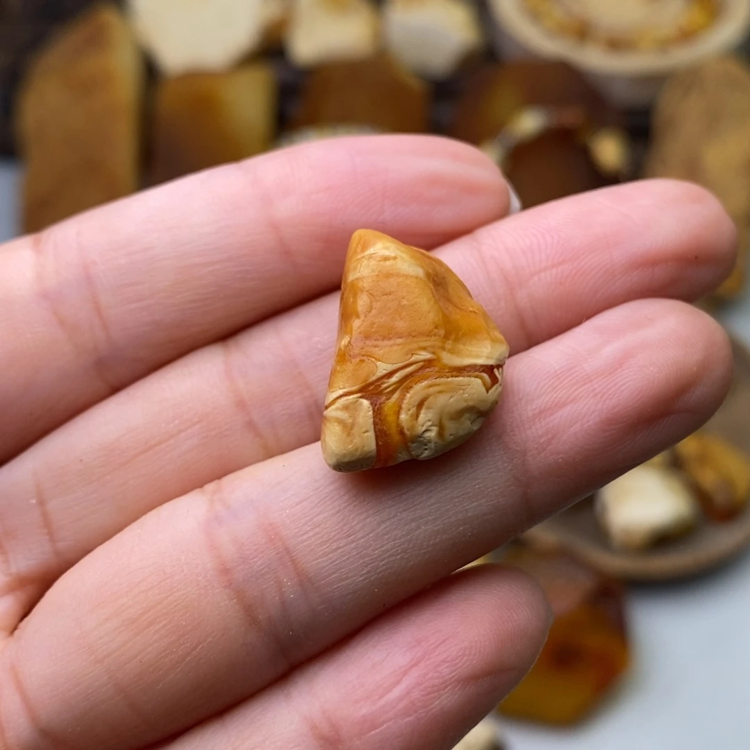 定制琥珀天然蜜蜡乌料