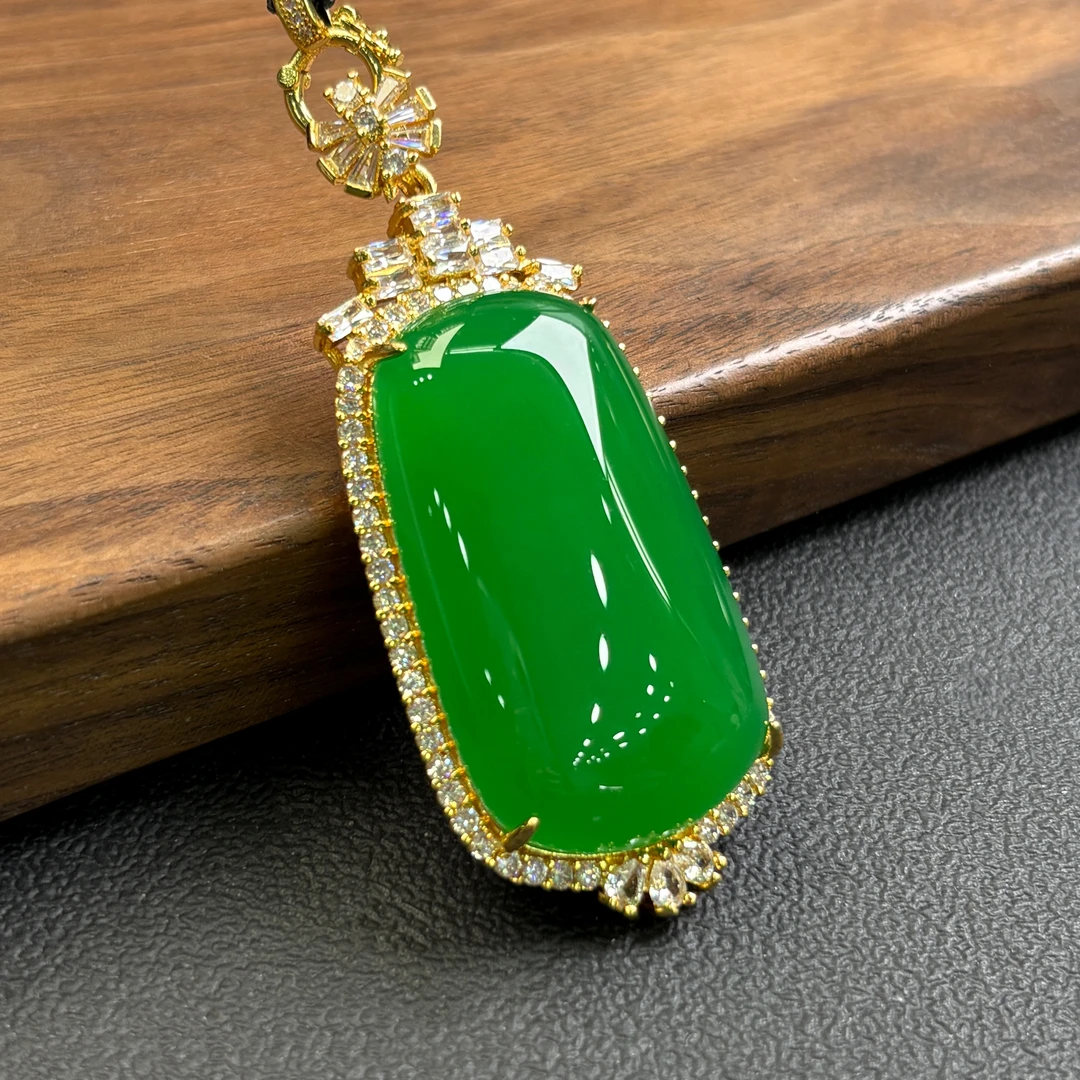 2207479/天然玛瑙冰绿平安无事牌吊坠高端大气  一件发