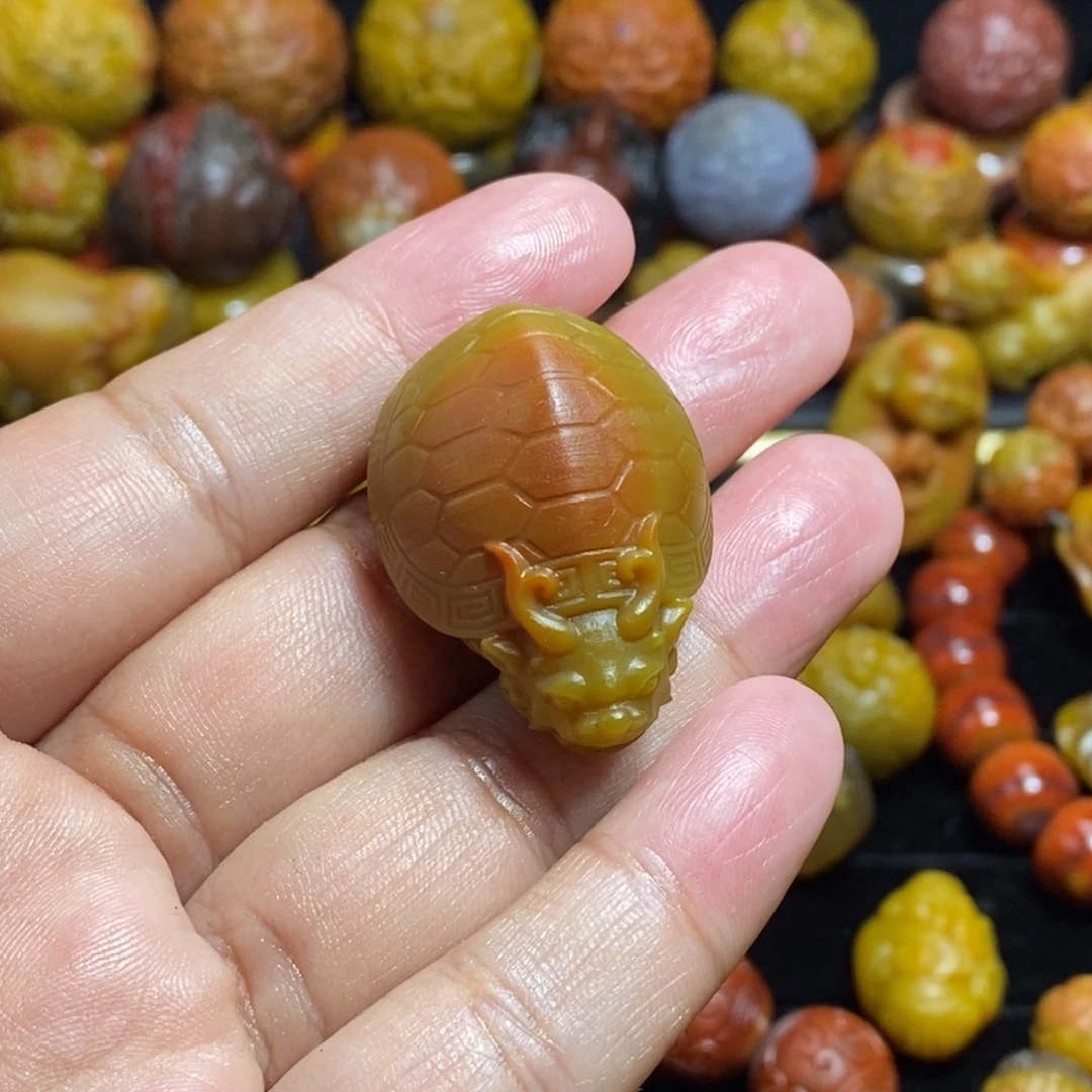 胡***子玛瑙/玉髓未镶嵌龙龟挂件