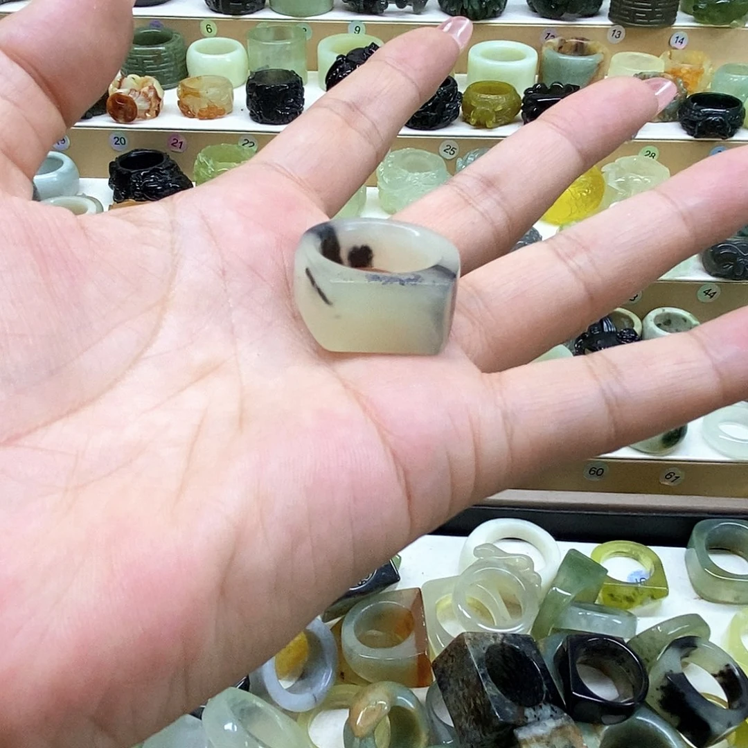 星***辰岫玉未镶嵌天然玉石戒指