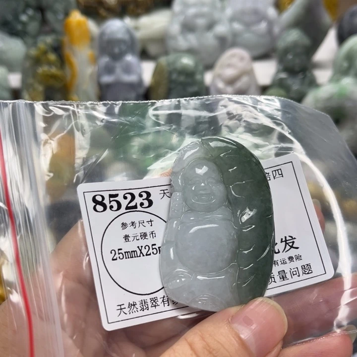 翡翠未镶嵌颈饰8523