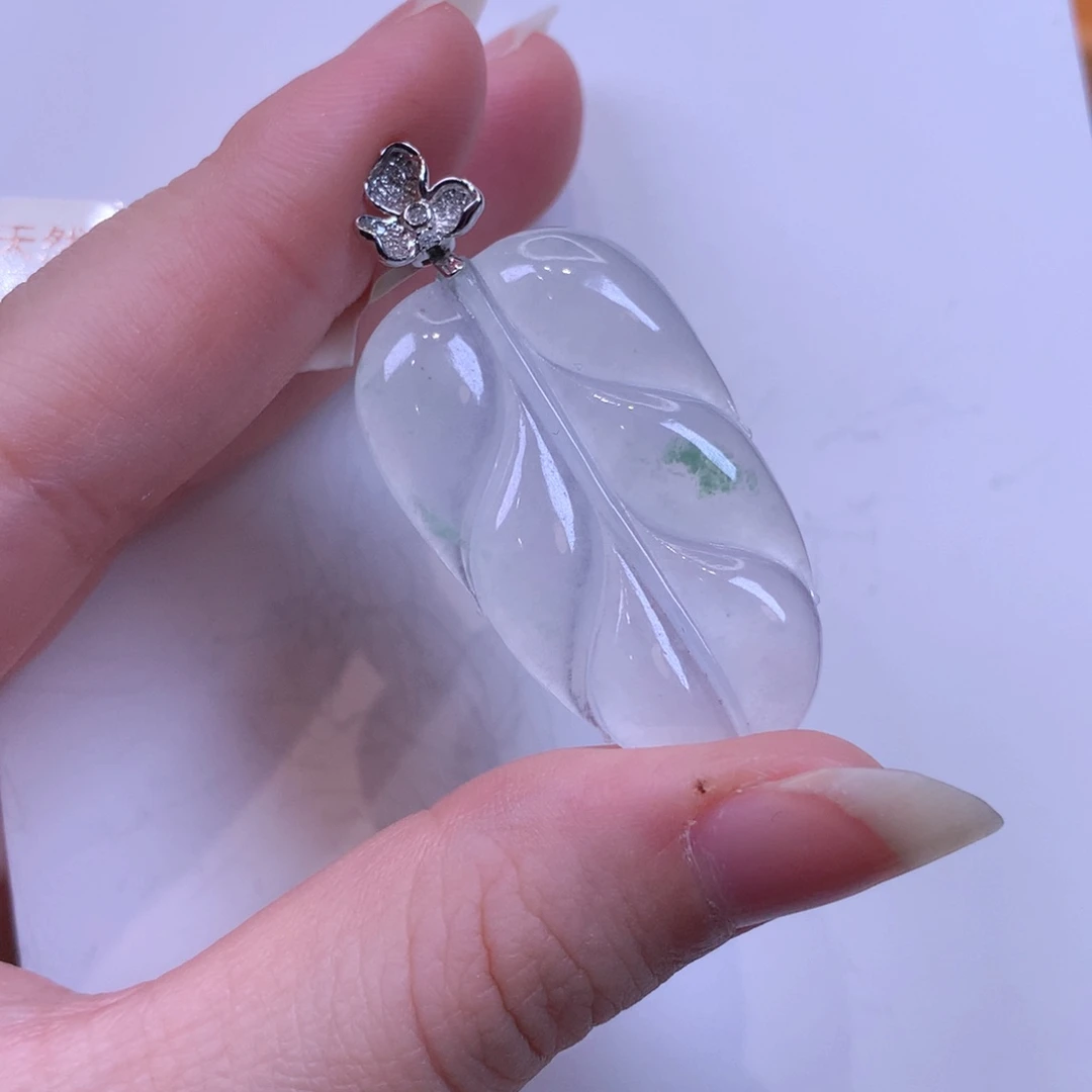 颈饰18K金镶嵌翡翠