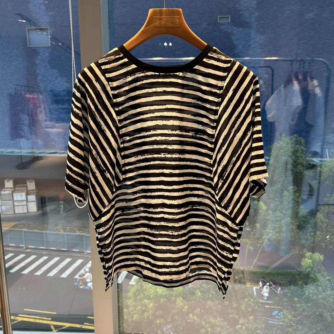 【深圳南油高货】夏季黑白条纹真丝短袖上衣  5232
