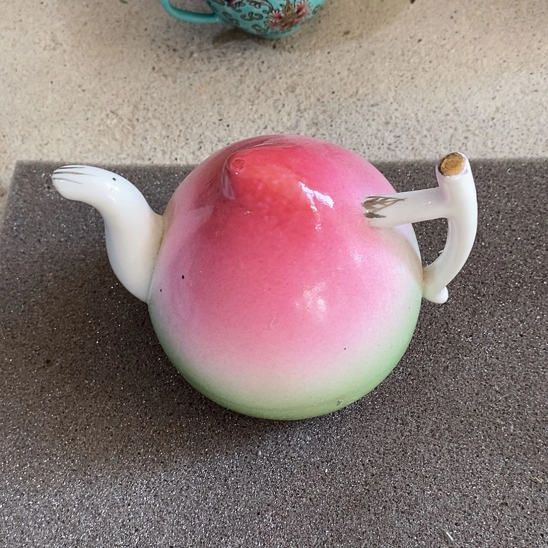摆件手绘高白桃子倒流壶微瑕