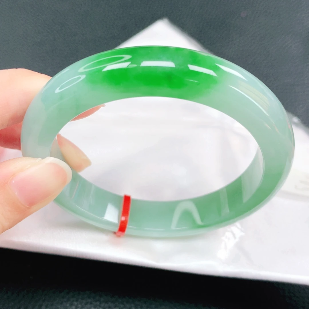 翡翠未镶嵌手镯58圈