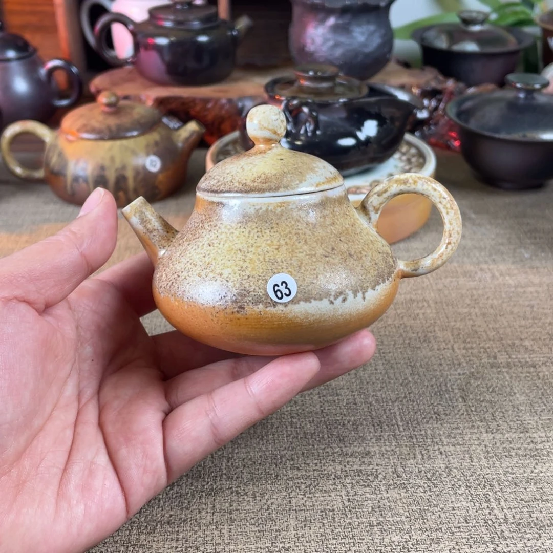 63中白壶。柴烧。  容量130