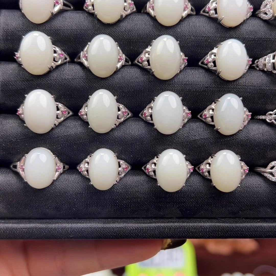 和田玉足银镶嵌颈饰