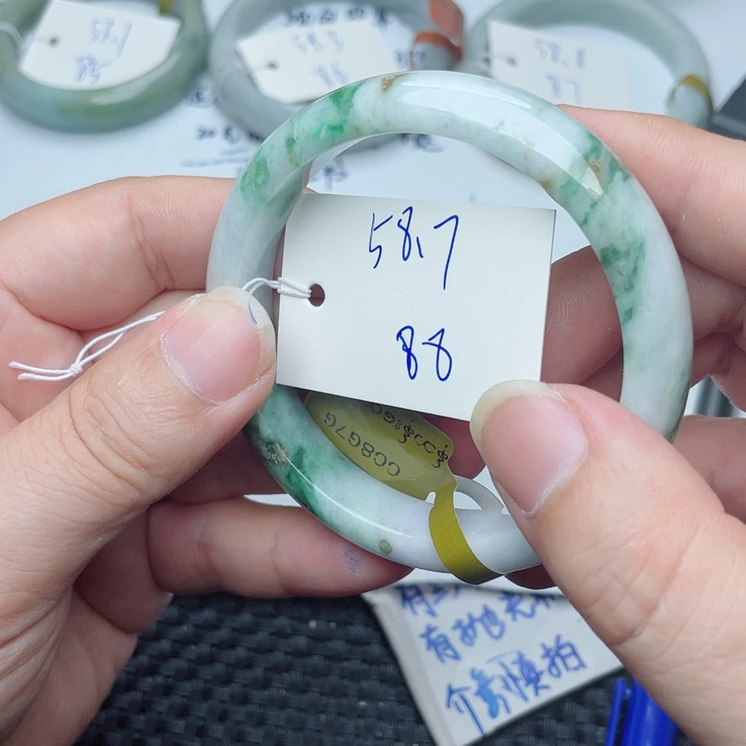 未镶嵌手镯翡翠翡翠手镯