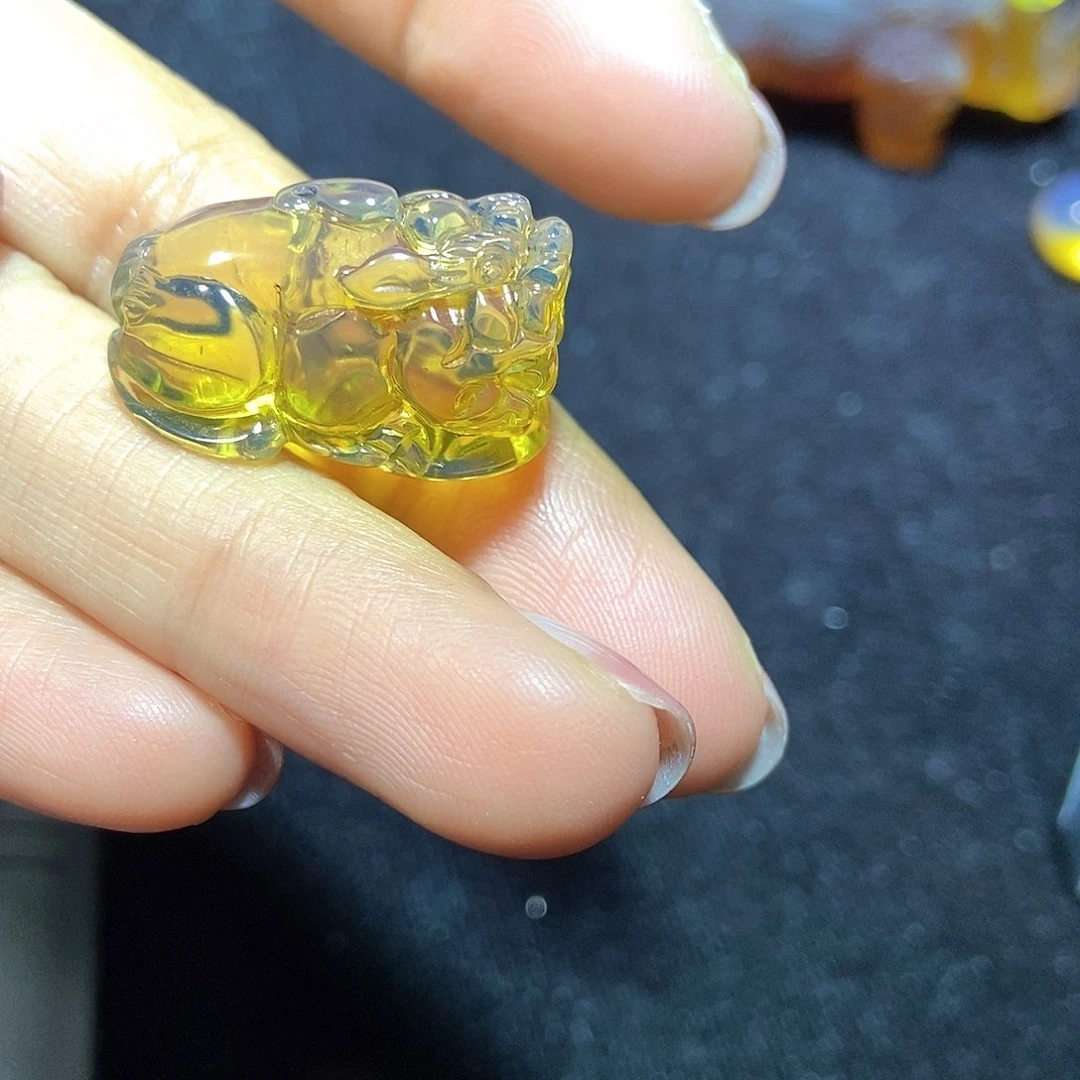 未镶嵌颈饰琥珀缅甸天然琥珀