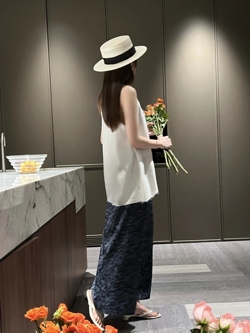 毛须破坏感醋酸背心 J25DX178
