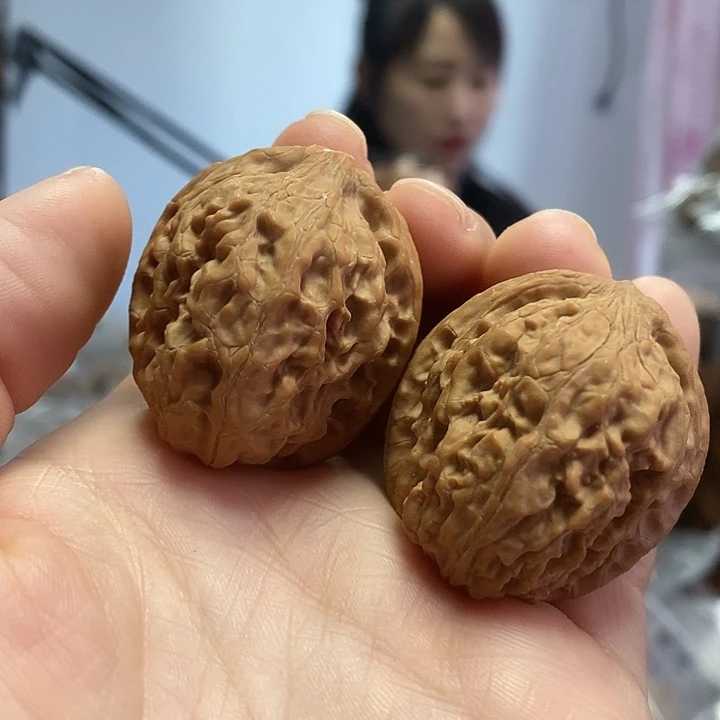 文玩核桃把件33.5红锦鲤