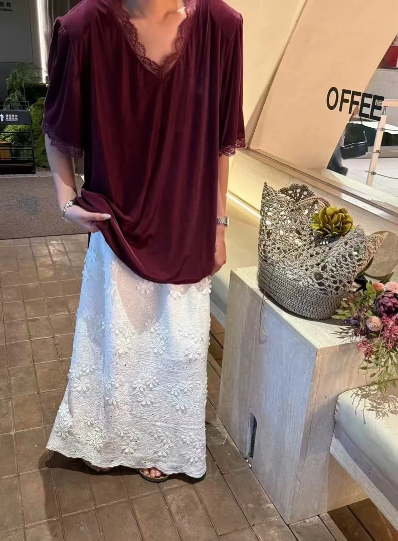 2025夏季V领蕾丝拼接薄款丝绒短袖t恤宽松打底衫设计感小众上衣