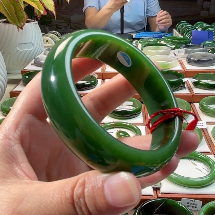 和田玉（碧玉）手镯未镶嵌