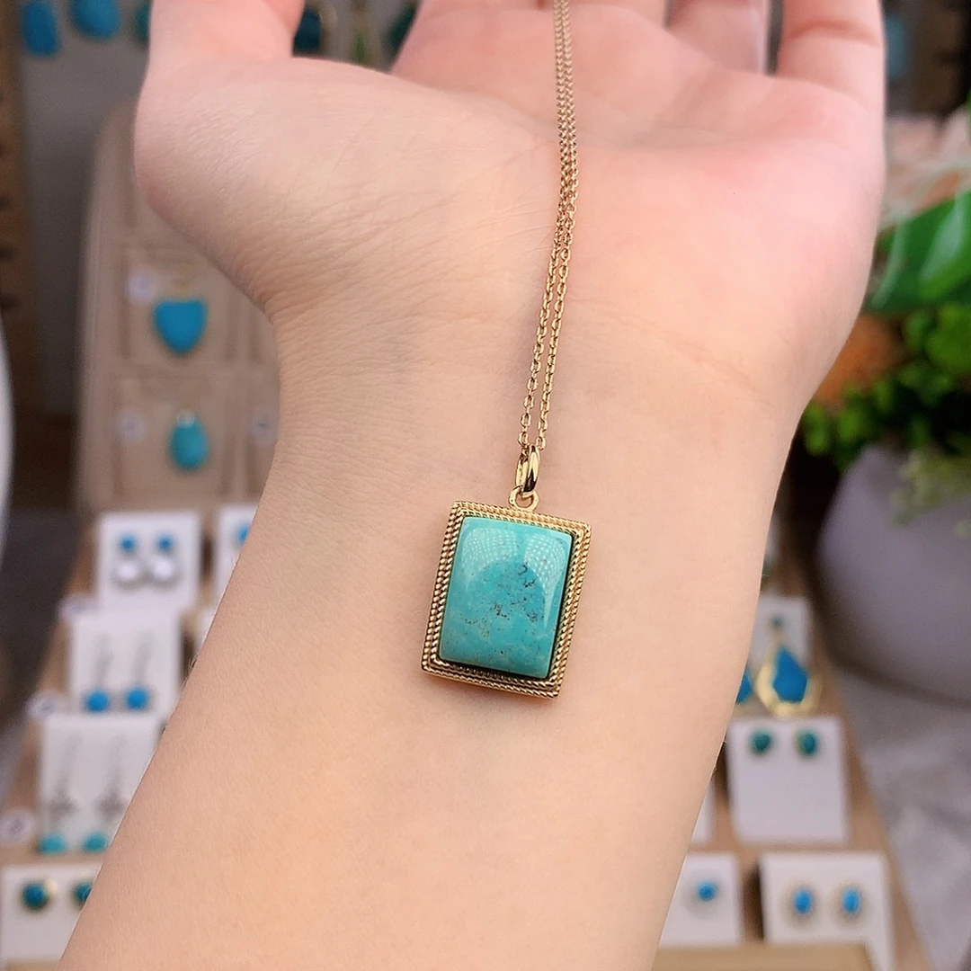 绿松石未镶嵌颈饰