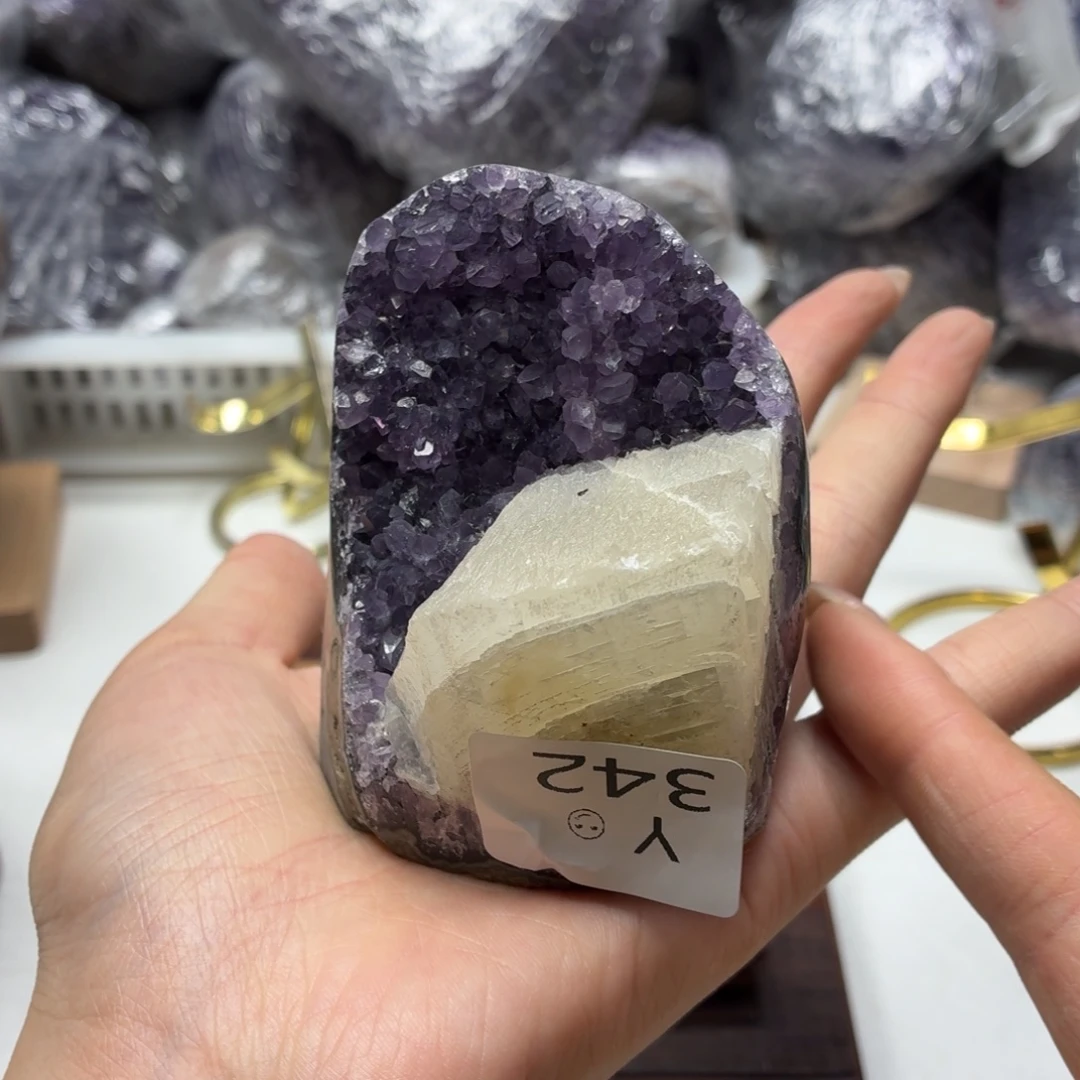 水晶摆件未镶嵌紫水晶