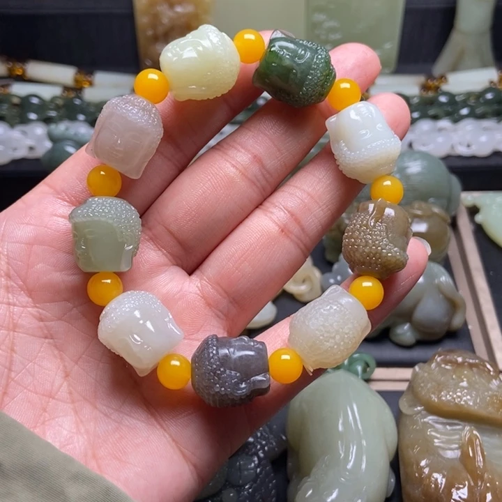 颈饰未镶嵌和田玉