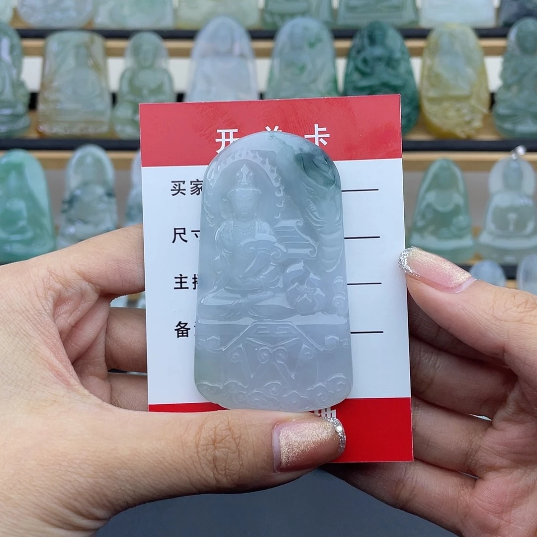 翡翠未镶嵌颈饰普贤菩萨