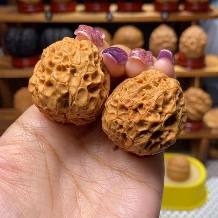 文玩核桃吊坠元宝蟾68