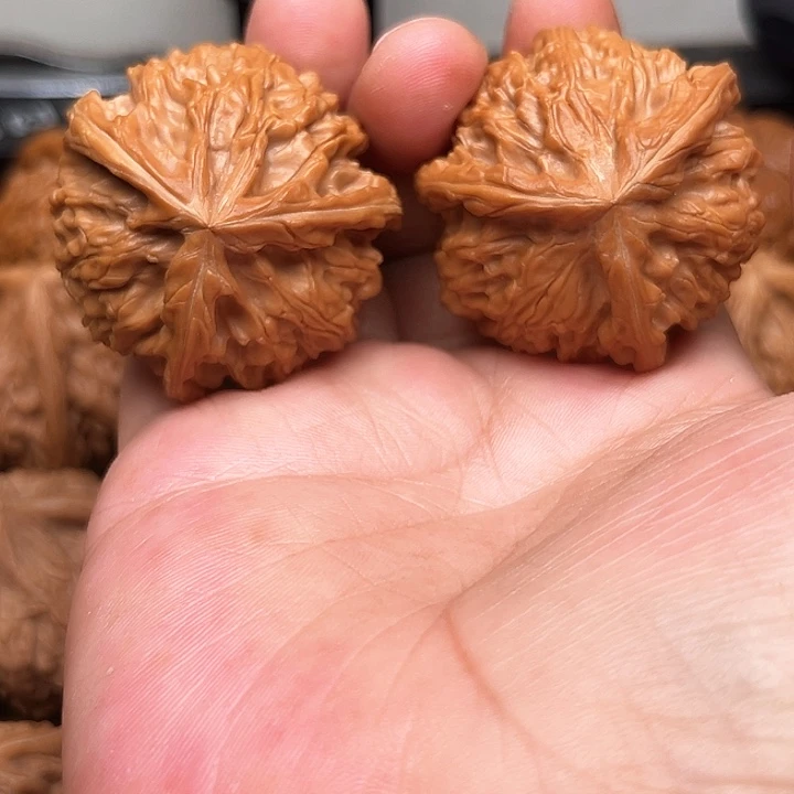 天***牌吊坠文玩核桃你们都在