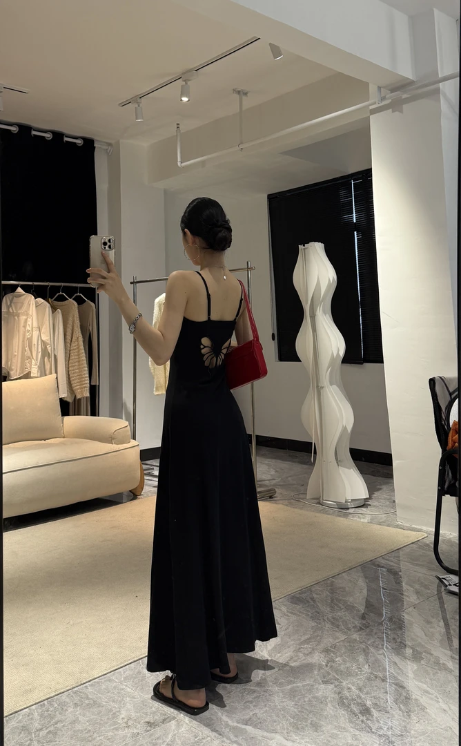 蝴蝶结绣花海边度假风镂空吊带连衣裙女辣妹包臀紧身弹力中长裙子