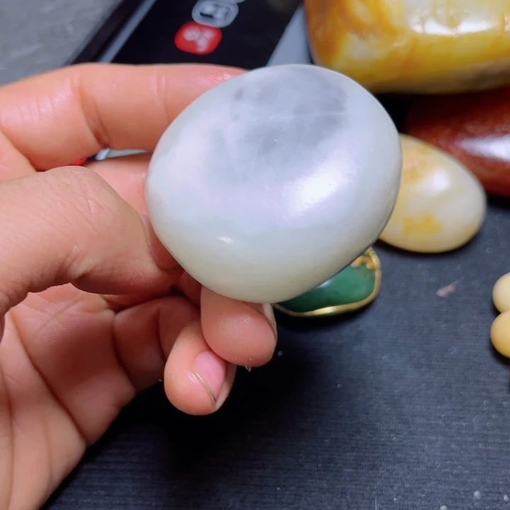 和田玉未镶嵌珠宝奇石