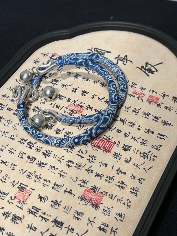 纯手工非遗蜡染铃铛手镯/蜡染叮当镯/花纹随机/苗银